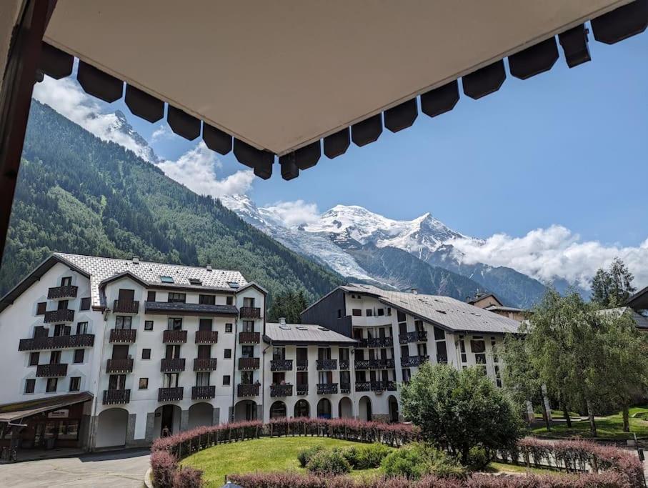 Central Spacious Flat With Private Parking Chamonix Esterno foto